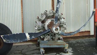 Old RADIAL ENGINES Cold Starting Up and Loud Sound 2