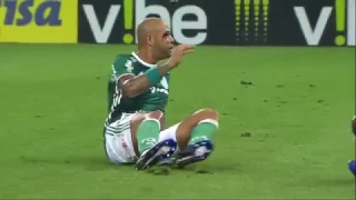 Felipe Melo se choca com Mina e cai Sangrando - Corinthians x Palmeiras - (22/02/17)