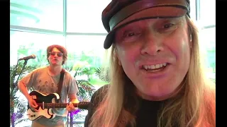 (DE)TOUR - Cheap Trick - Interview and Performance