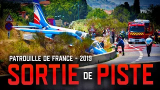 UN PILOTE DE LA PATROUILLE DE FRANCE S'ÉJECTE