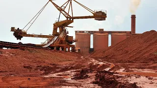 Guinée : les industriels devront transformer la bauxite sur place