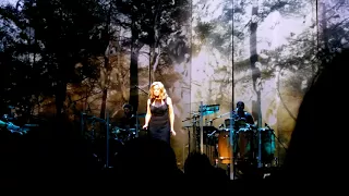 04 Painting In The Rain. Lara fabian .Camouflage World Tour. Pasadena C. C. Feb-11-2018