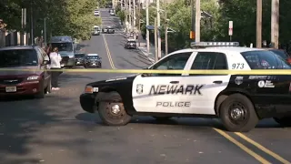 Teen critically injured in Newark shooting
