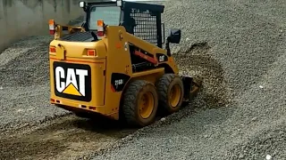 Caterpillar Bob cat chlany ke training urdu hindi mey