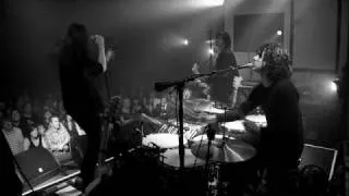 The Dead Weather - Hustle and Cuss (Live from Third Man Records)
