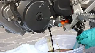 KTM 690 SMC R: HOW TO CHANGE OIL IN 10 MINUTES (Done Right) - The Most Accurate Tutorial Ever Made.