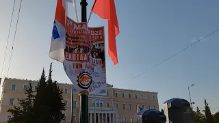 Ξεκίνησε ο στολισμός στην πλ. Συντάγματος για την πρωτομαγιάτικη συγκέντρωση