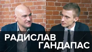 "SelfMadeMan: делай себя лучше". Радислав Гандапас о своём опыте, бизнесе и мотивации