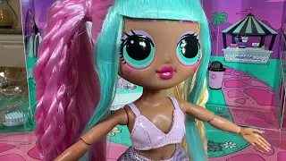 Review L.O.L. Surprise! O.M.G. Candylicious Fashion Doll with 20 Surprises, Multicolor