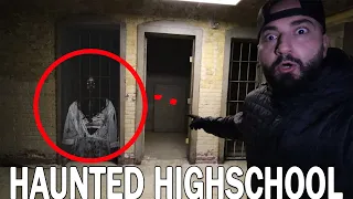 TERRIFYING HAUNTED HIGHSCHOOL ALL ALONE