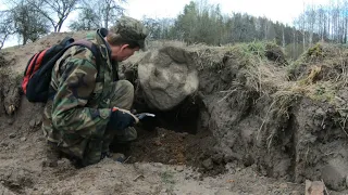 Вот ОНА где пряталась! Чуть не УДОЛБИЛ лопатой по находке.