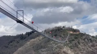 Un ponte tibetano nel cuore dell'Umbria