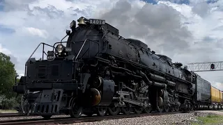 UNION PACIFIC BIG BOY 4014 ARRIVING IN NORTH PLATTE NEBRASKA!