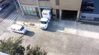 Fedex truck amazing reverse parking