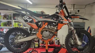 KTM SXF 250, rozbiórka silnika z tajemniczą historią.