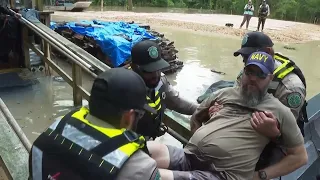 Texans rescued from flood waters