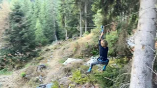 Une tyrolienne maison de 100m ! dans le jardin du petit chalet