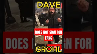 Dave Grohl Does Not Sign For Fans - Foo Fighters - Nirvana #shorts #nirvana #foofighters #music