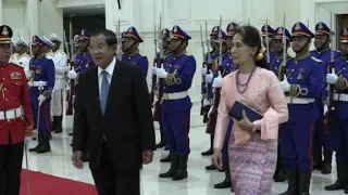Myanmar's Aung San Suu Kyi visits Cambodia