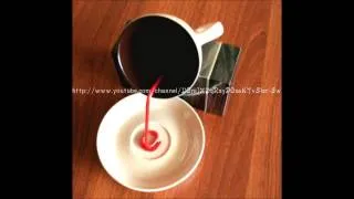 Парящая чашка с кофе