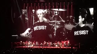 Roger Waters LIVE 2017 - Another Brick in the Wall - Vancouver BC - Rogers Arena 10/28/17