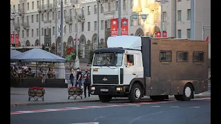 ОМОН та міліція затримують велосипедистів у Мінську