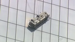 Window washers rescued at One World Trade Center