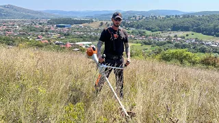 Stihl Fs 561-C with 3,3 mm Stihl CF3 pro trimmer line in big dry grass.