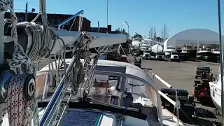 Hauling a 34 ft sailboat out of Buzzards Bay 2019