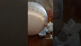 jak zrobić bombkę ze wstążki ozdobić bombkę styropianową biała bombka ozdobiona how to make baubles