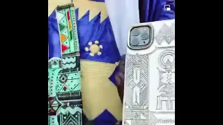 La #coque #IPhone fabriquée par les #artisans #touareg au #Niger avec divers symboles touareg