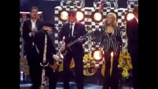 2016 Rock & Roll Hall of Fame Induction Finale - Everyone gathers on stage!