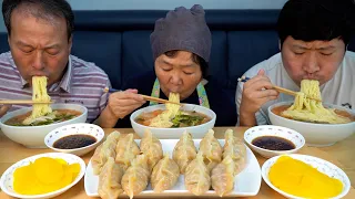 Noodles with Young Radish Kimchi & Kimchi Dumplings - Mukbang eating show