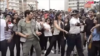 Katrina Kaif, Sidharth Malhotra dancing with 'moonwalking' traffic cop of Indore|Filmibeat