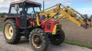 Köp Traktor med lastare Zetor 7045 4 WD på Klaravik