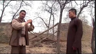 The strong man thinks he has no weakness and looks down on the kungfu master, but he lost.