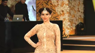 Aditia Rao Hydari walks for Neeta Lulla with jewels by Gehna