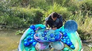 🔥🔥  The boy unexpectedly discovered a mutated blue giant oyster, and upon opening it, he was stunned