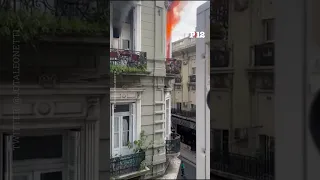 😨 Dramático escape de una mujer de un incendio en pleno centro porteño