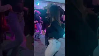 REI DO PISEIRO DANÇANDO MÚSICA NOVA COM A SUA PARCEIRA #forro #piseiro #dança