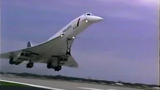 Oshkosh Concorde: Runway View