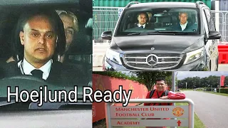 Arrivals!! Rasmus Hoejlund has now arrived at Carrington to complete his Manchester United transfer