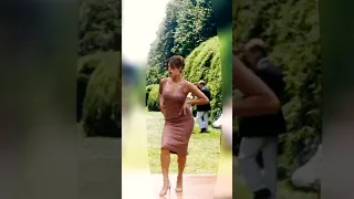 Eva Mendes's Top Dance Move 💥