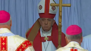Pope Francis celebrates holy mass in Edmonton (with English interpretation)