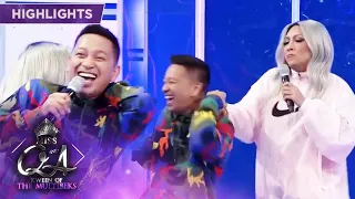 Vice jokingly pushes Jhong off the Showtime set | Miss Q and A: Kween of the Multibeks