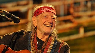 Willie Nelson - Good Hearted Woman (Live at Farm Aid 2022)