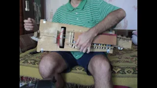 "LOS LOS LOS" played on hurdy gurdy