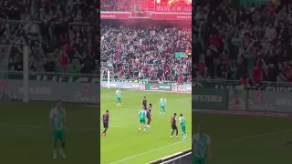 FC Bayern München Fans mit Feuerwerk am zünden 31.Spieltag