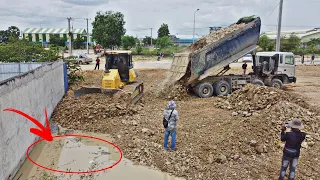 Part8 !Great Dump Trucks 5 Ton Unloading & DR51PX Dozer Spreading Stone Into Water Next to the Wall
