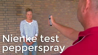 Nienke test pepperspray!